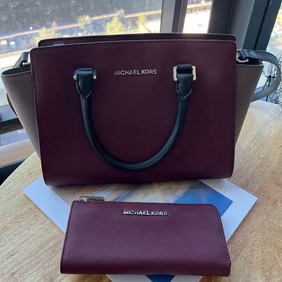 Michael Kors Selma Colorblock Purse and matching wallet - Picture 2 of 4